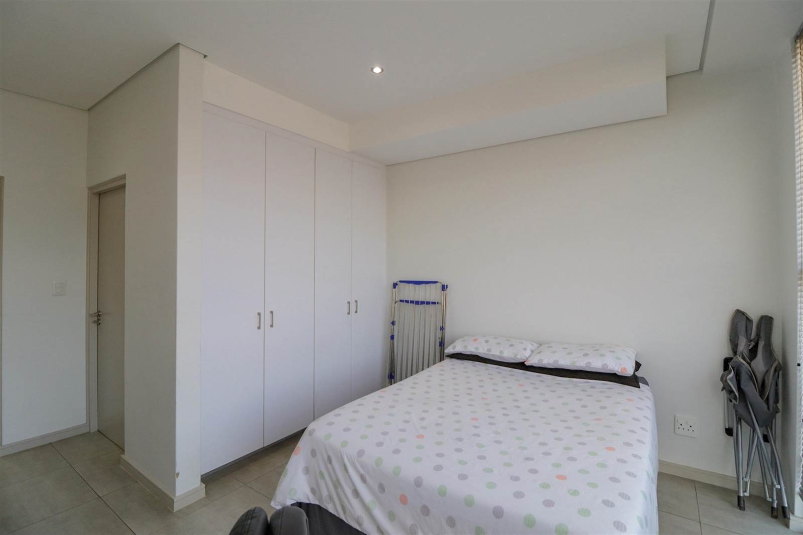 2 Bed Apartment in Bedfordview photo number 14