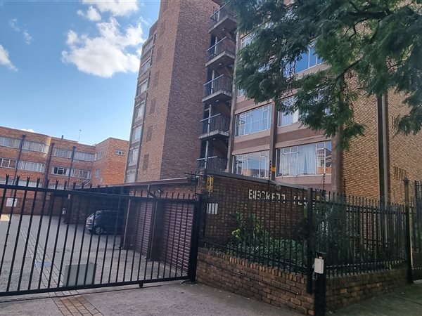2 Bed Flat in Arcadia