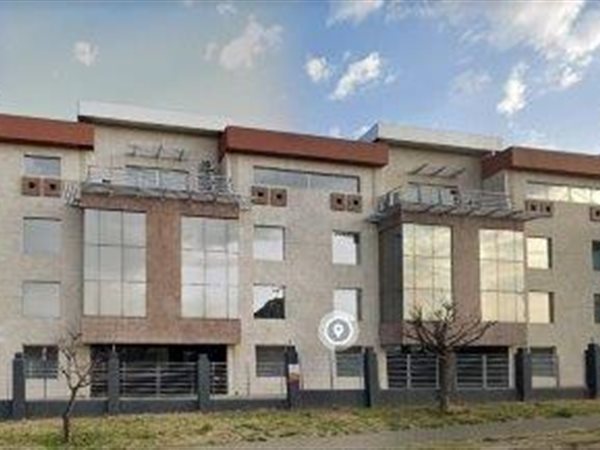 1085  m² Commercial space