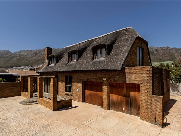 3 Bedroom House 3 Bedroom House