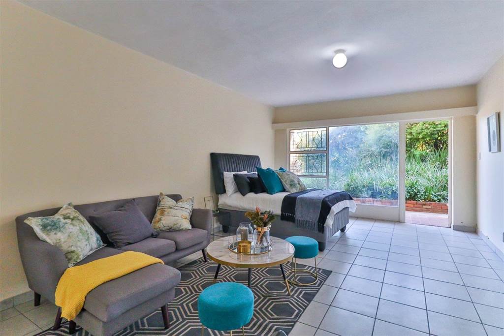 Studio apartment to rent in Bramley RR2386622 Private Property