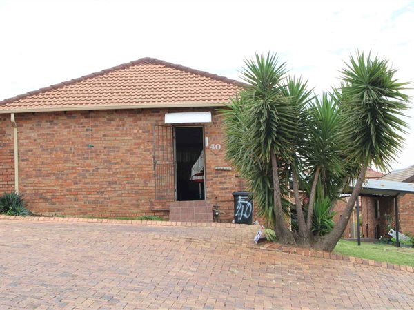 2 Bedroom Townhouse 2 Bedroom Townhouse