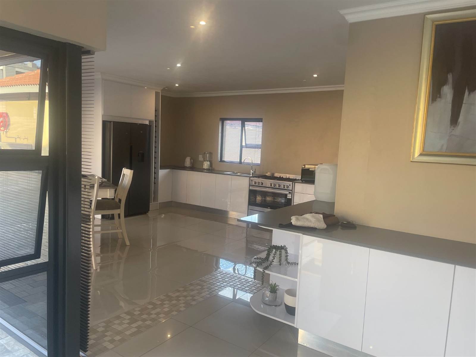 3 Bed House in Hartbeespoort Dam photo number 4