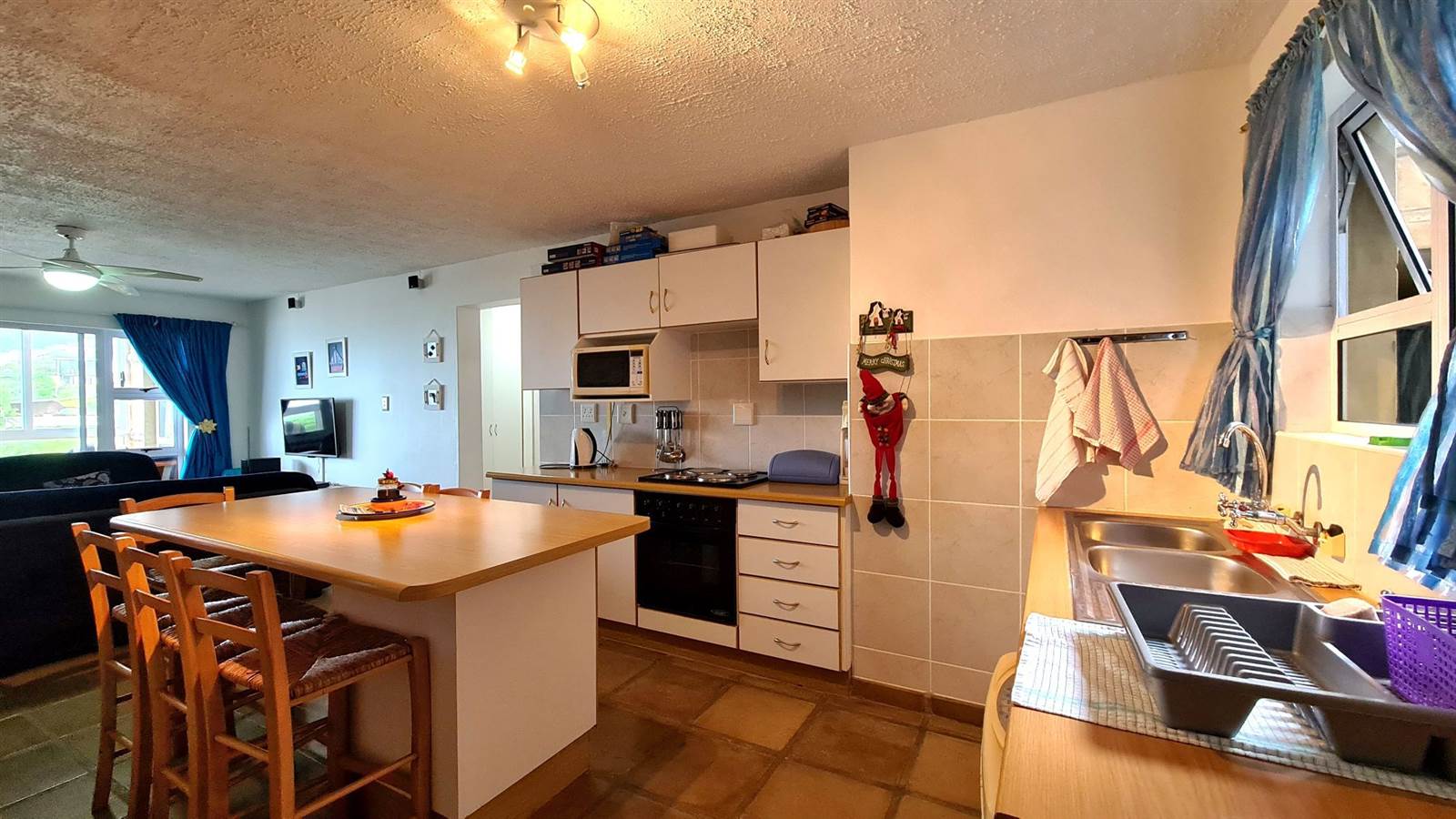 2 Bed Apartment in Margate photo number 9