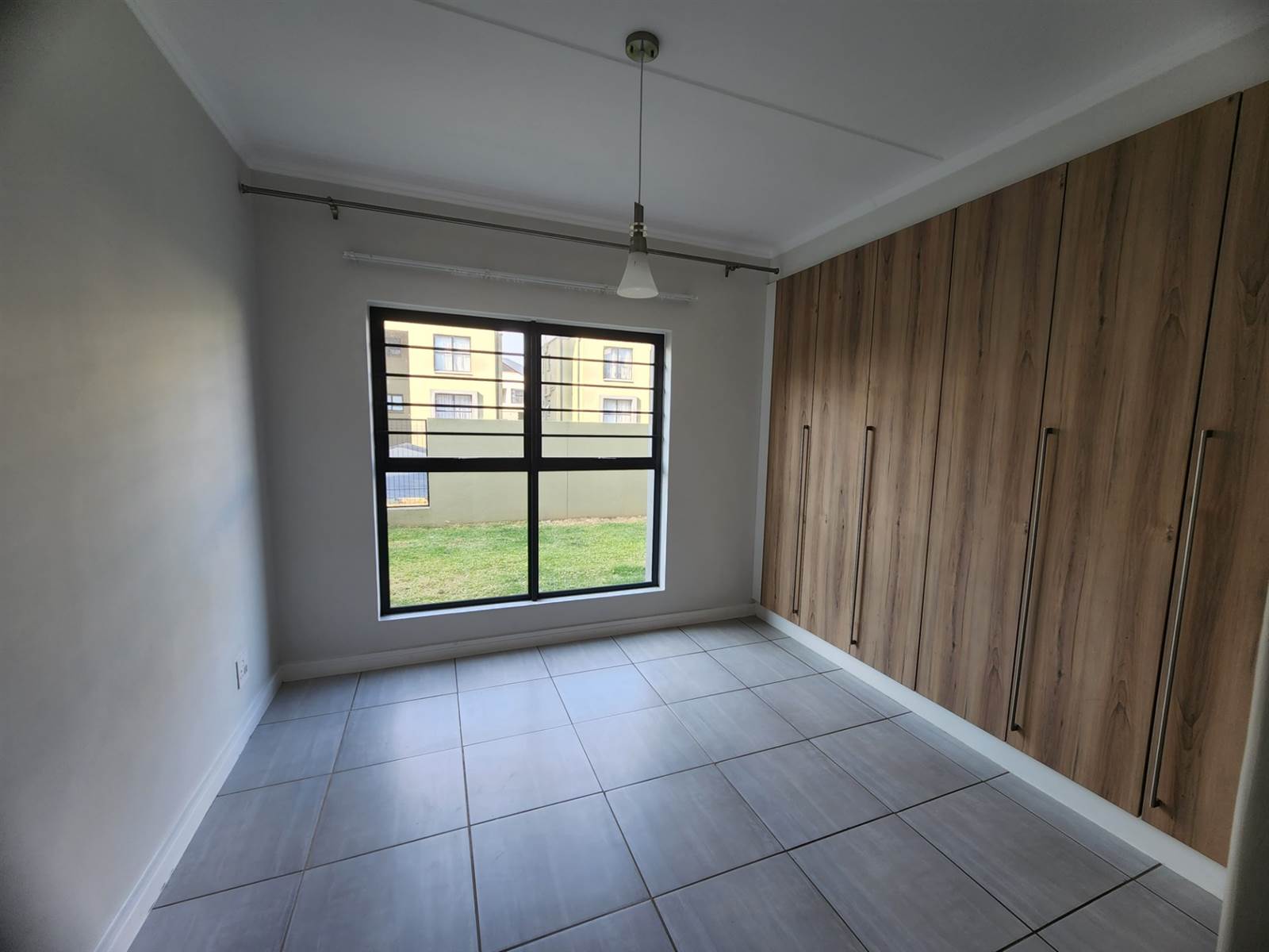 3 Bed Apartment in Waterfall Estate photo number 12