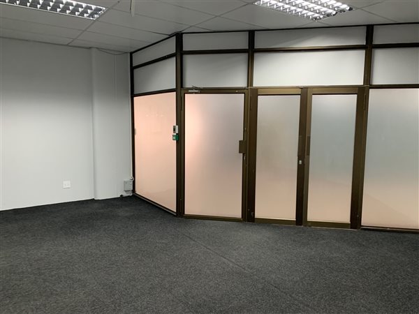 130  m² Commercial space