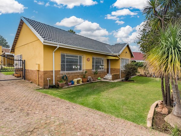 3 Bedroom House 3 Bedroom House