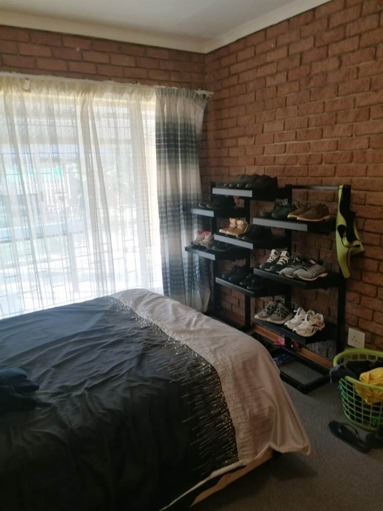 3 Bed House in Stilfontein photo number 13