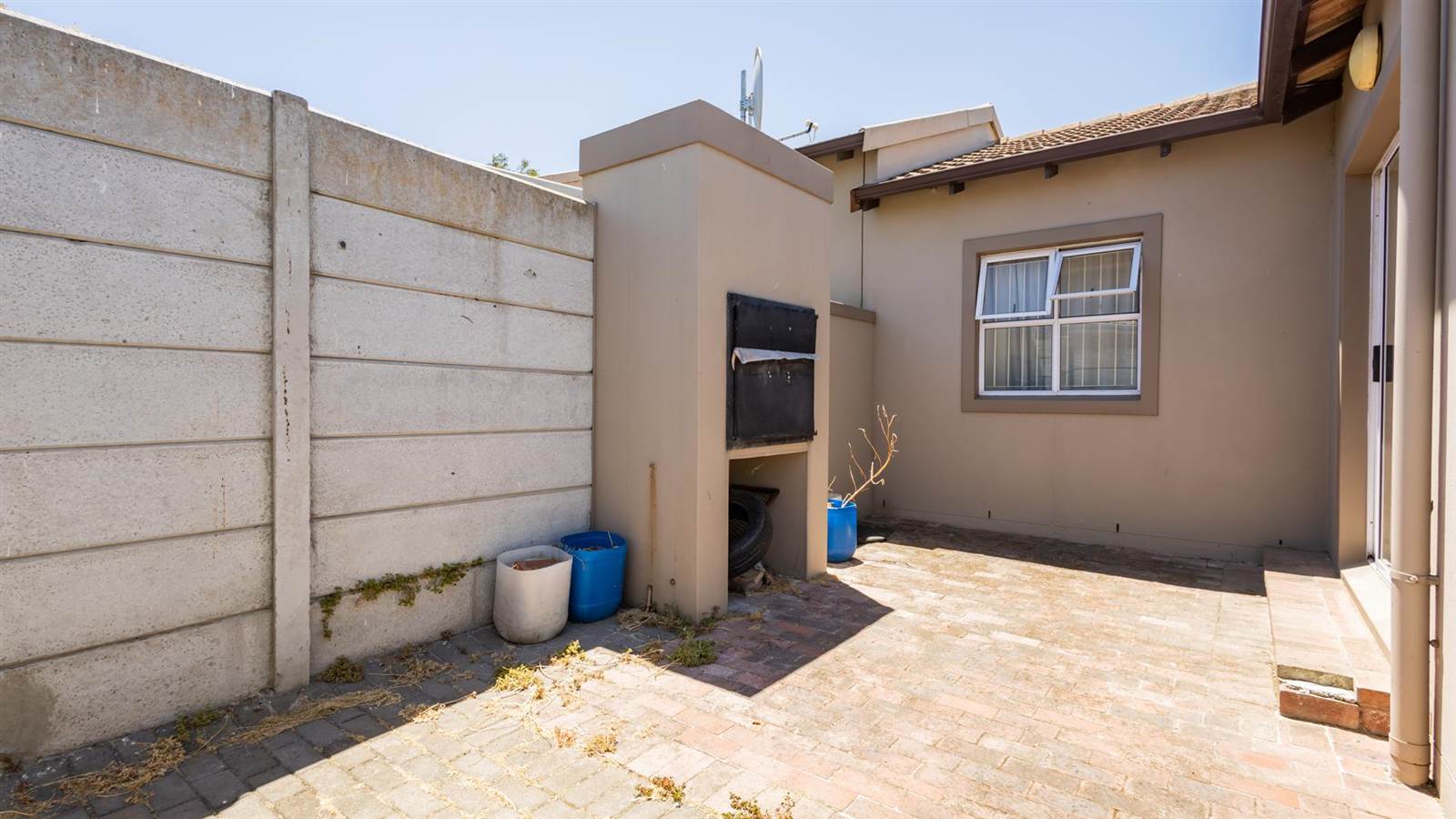 3 Bed Townhouse in Protea Heights photo number 22