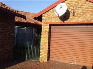 2 Bed Townhouse in Vanderbijlpark CW3