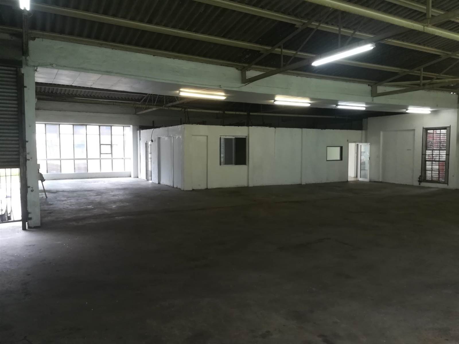 550  m² Industrial space in Briardene photo number 1