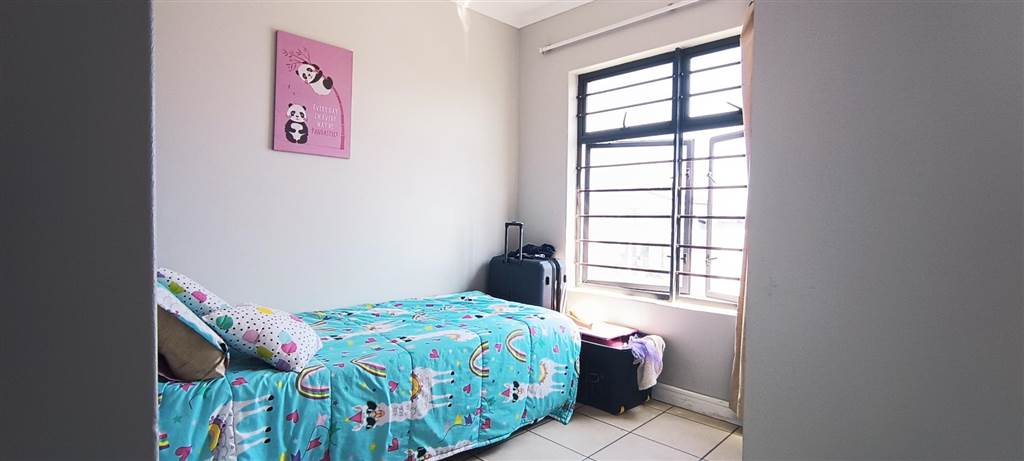 2 Bed Townhouse in Muizenberg photo number 17