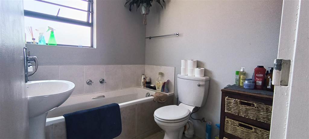 2 Bed Townhouse in Muizenberg photo number 18