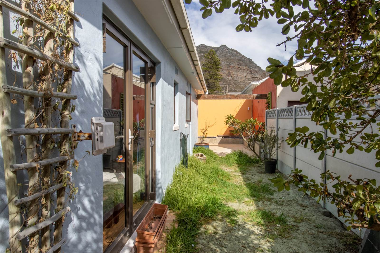 3 Bed House in Muizenberg photo number 24