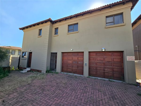 3 Bedroom Duplex 3 Bedroom Duplex
