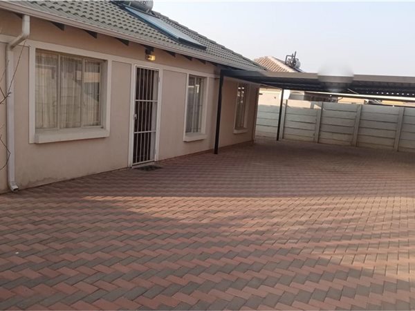 3 Bed House in Leopards Rest Security Estate