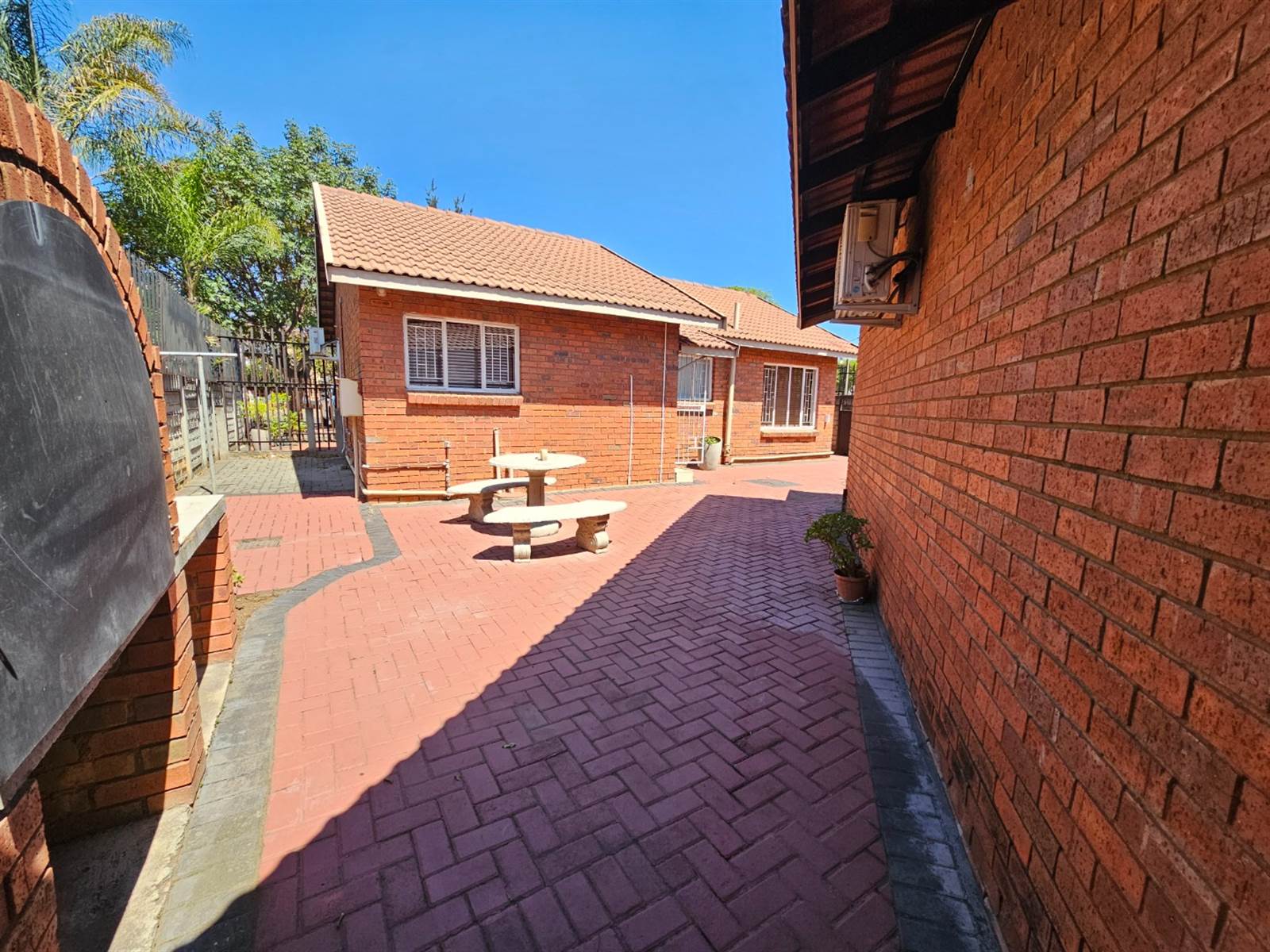 101  m² Commercial space in Rustenburg Central photo number 3