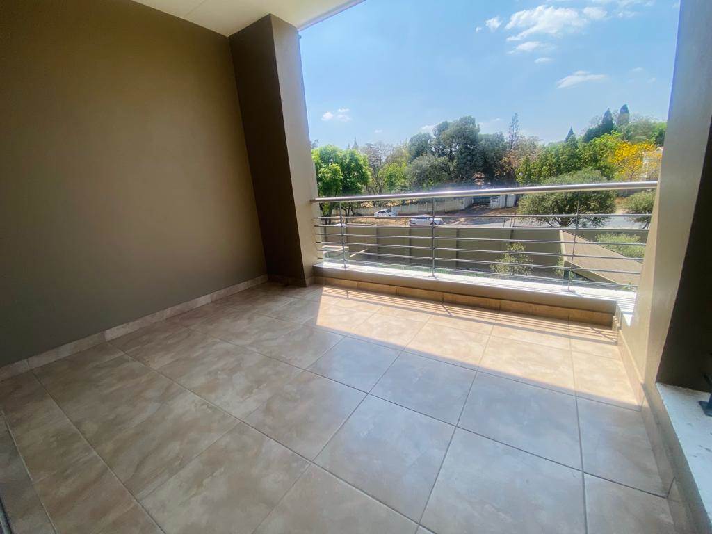 2.5 Bed Apartment in Bryanston photo number 19