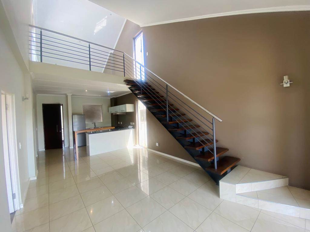 2.5 Bed Apartment in Bryanston photo number 2