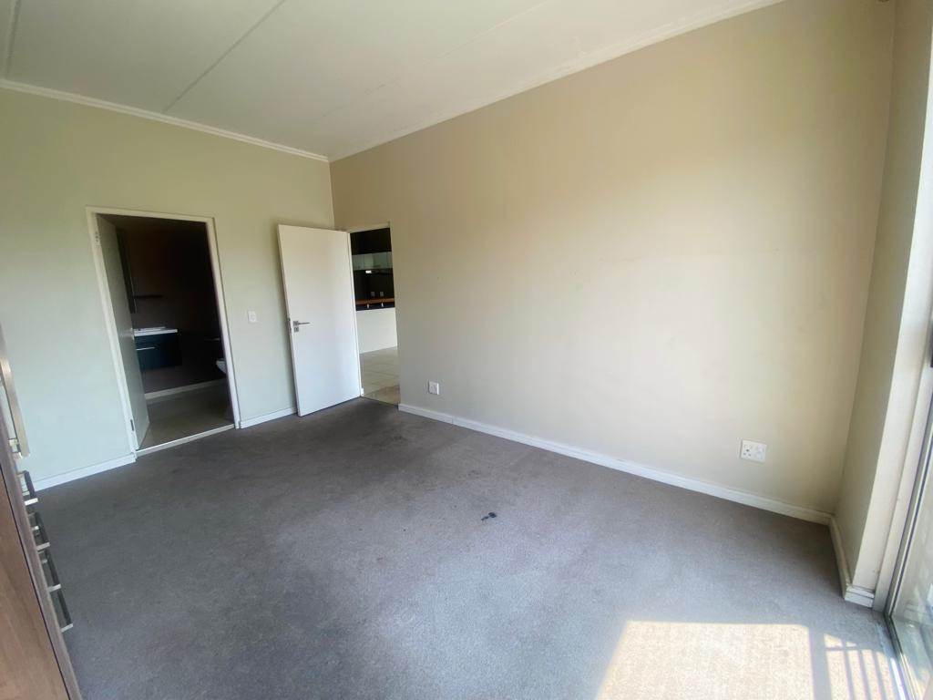 2.5 Bed Apartment in Bryanston photo number 18