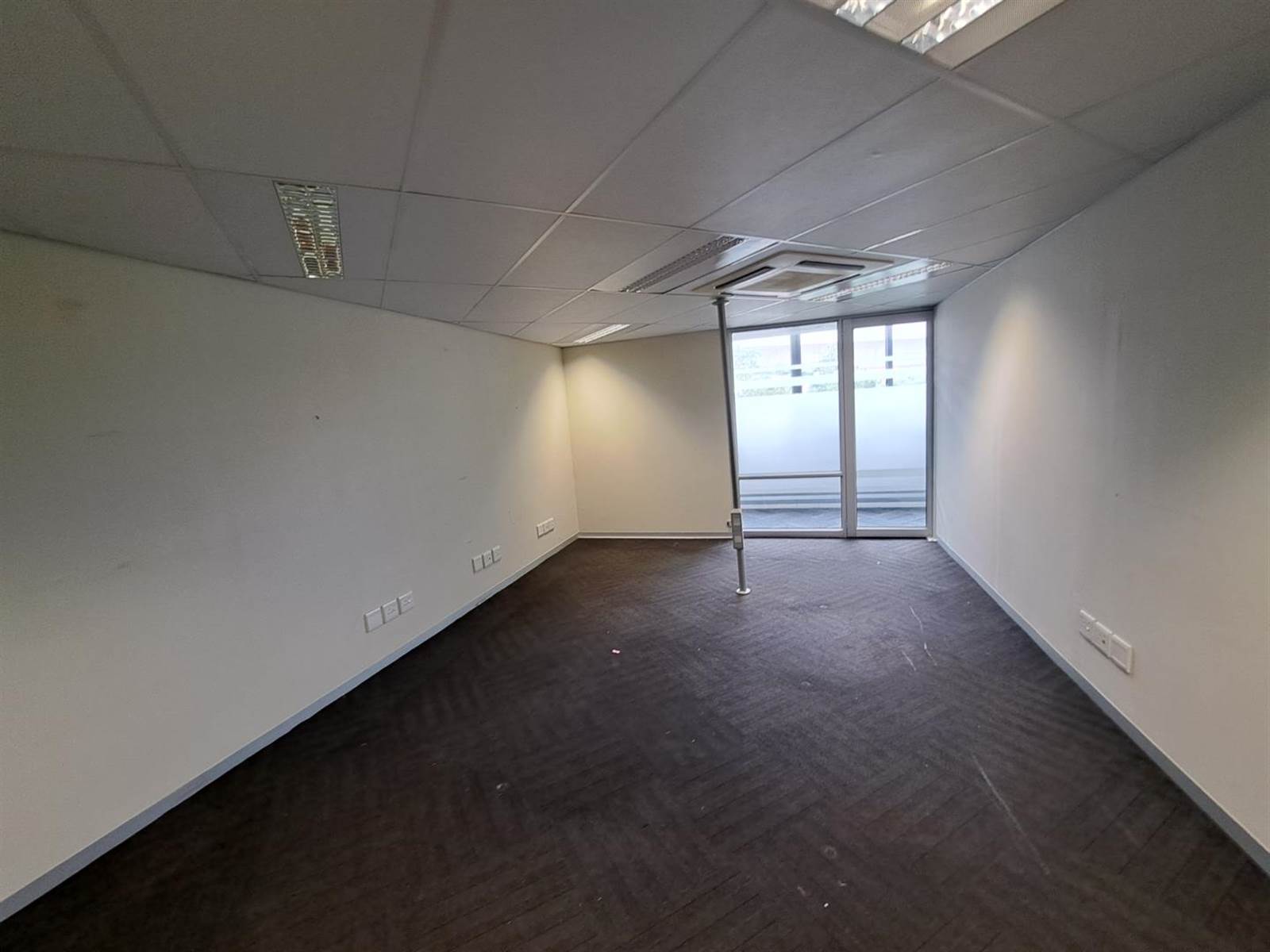 200  m² Office Space in Centurion CBD photo number 7
