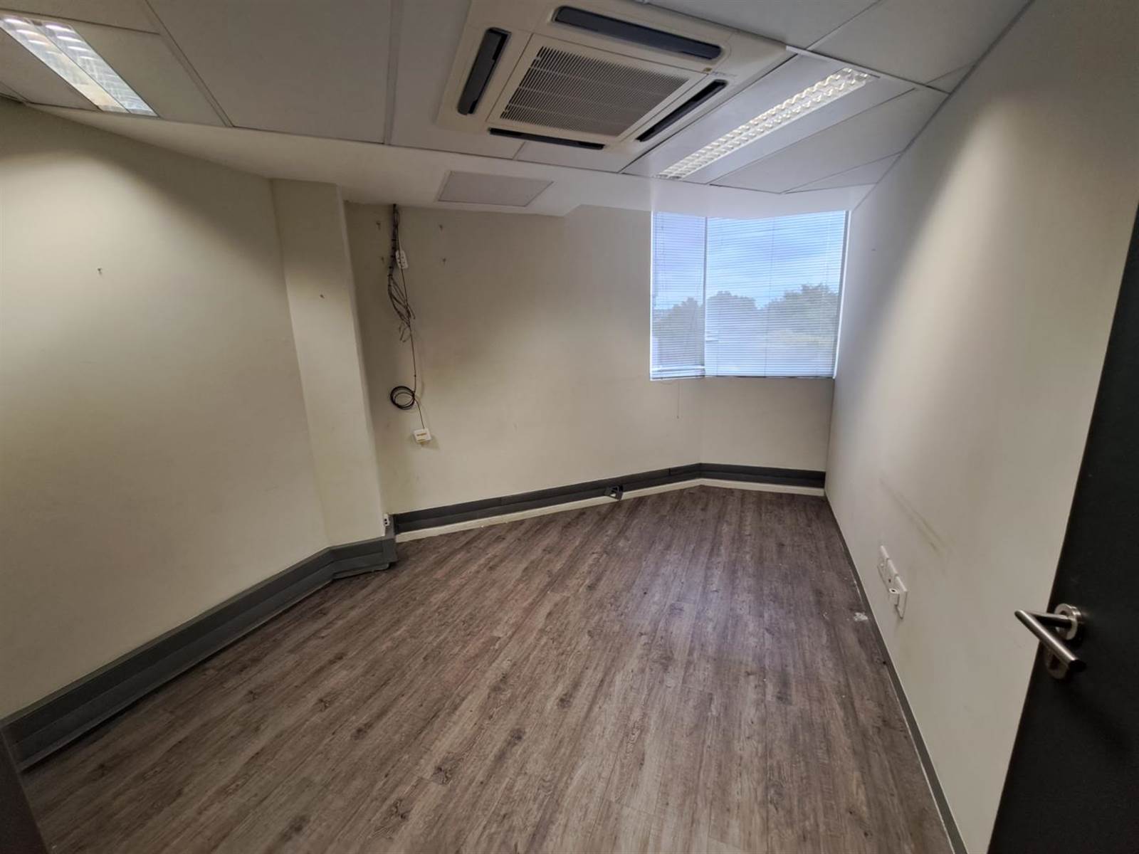 200  m² Office Space in Centurion CBD photo number 13