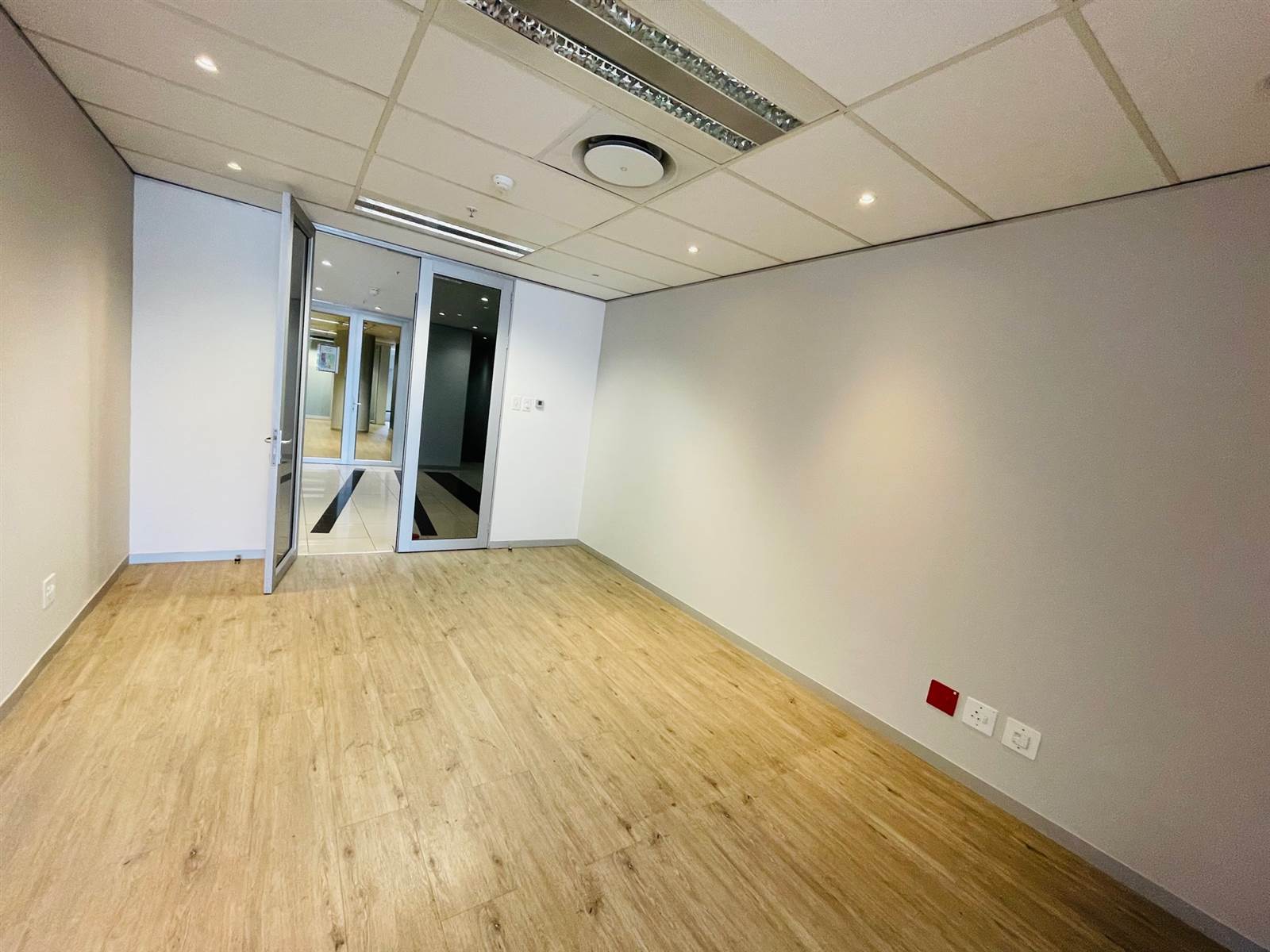 707  m² Commercial space in Sandhurst photo number 15