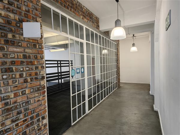 156  m² Commercial space in Woodstock