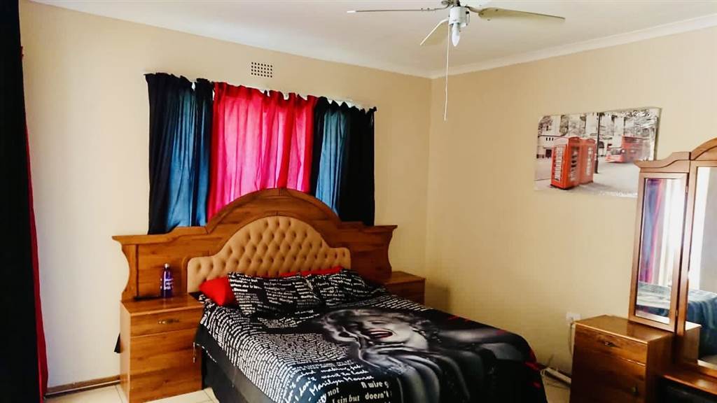 3 Bed Apartment in Vryheid photo number 10