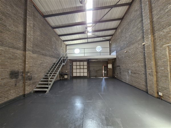 125  m² Industrial space