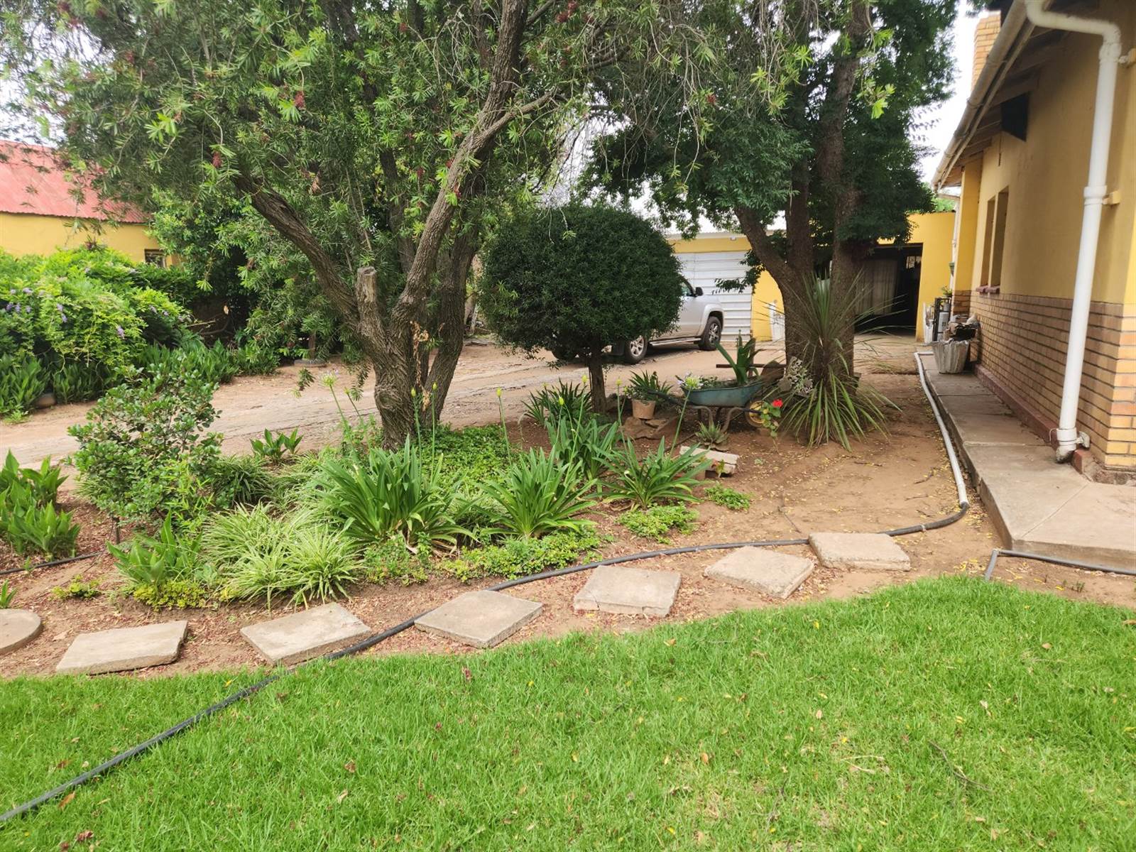 4 Bed House in Aliwal North photo number 5