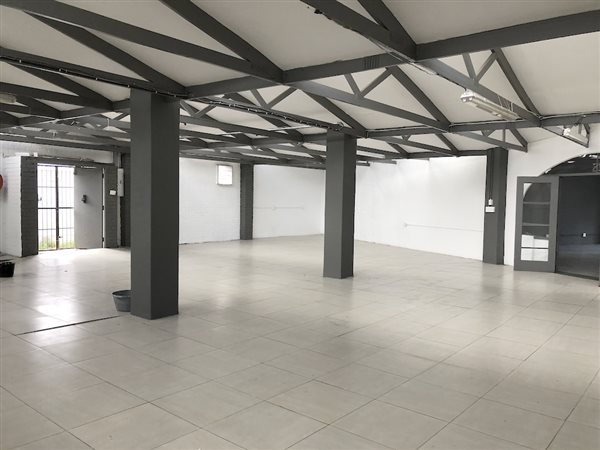 320  m² Commercial space in Salt River
