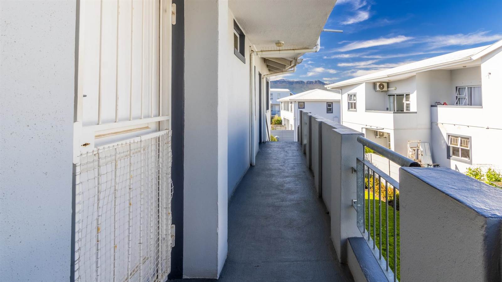 1 Bed Apartment in Northern Paarl photo number 12