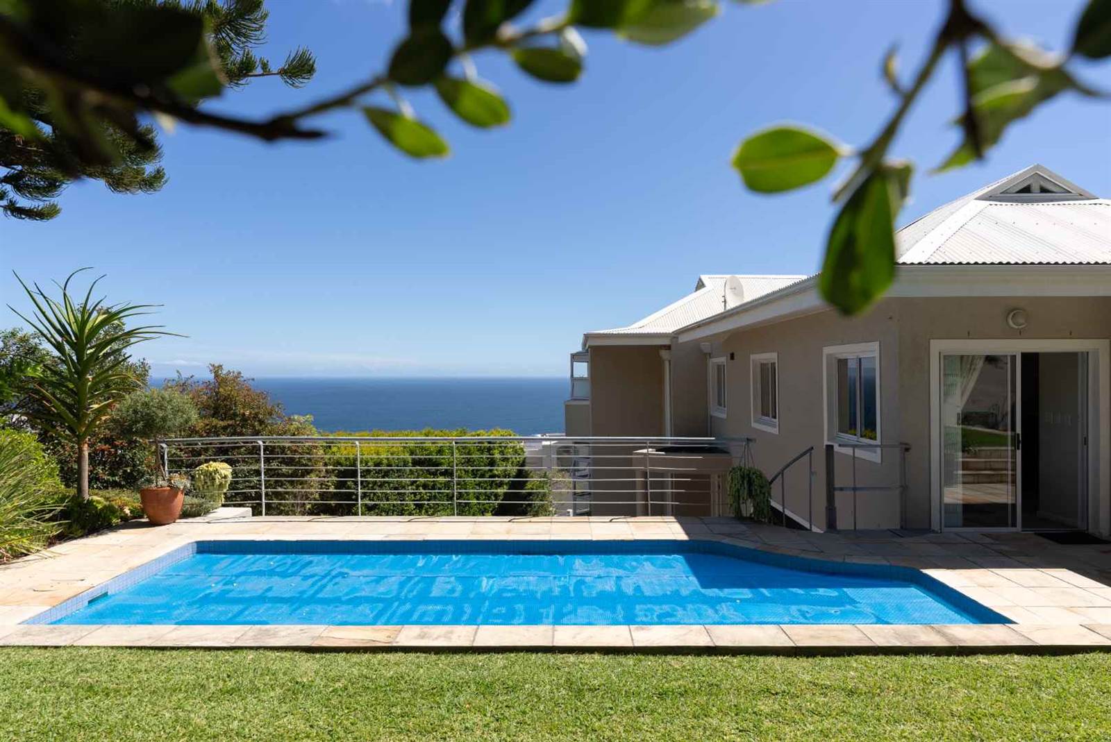 4 Bed House in Camps Bay photo number 4