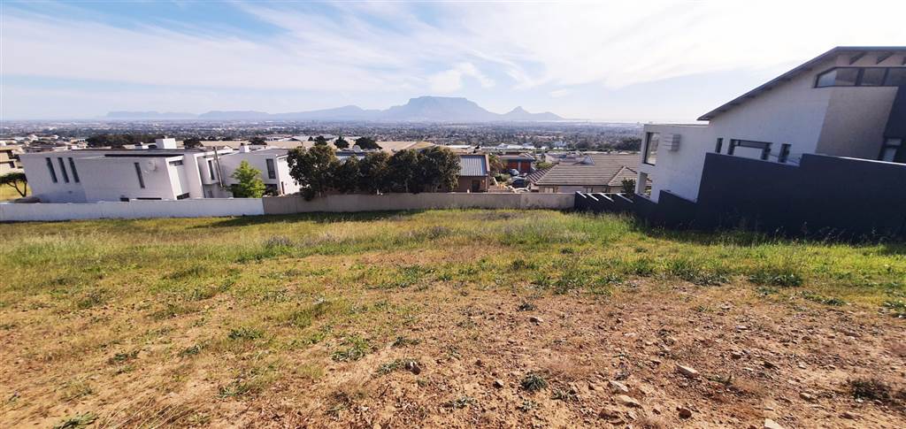 987 m² Land available in Baronetcy Estate photo number 4