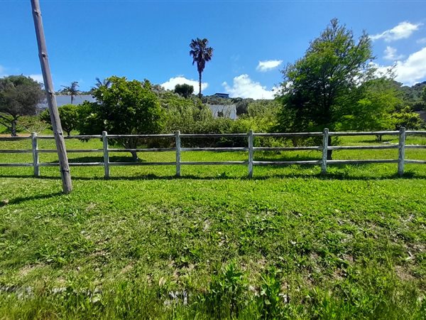 2500 m² Land available in Great Brak River