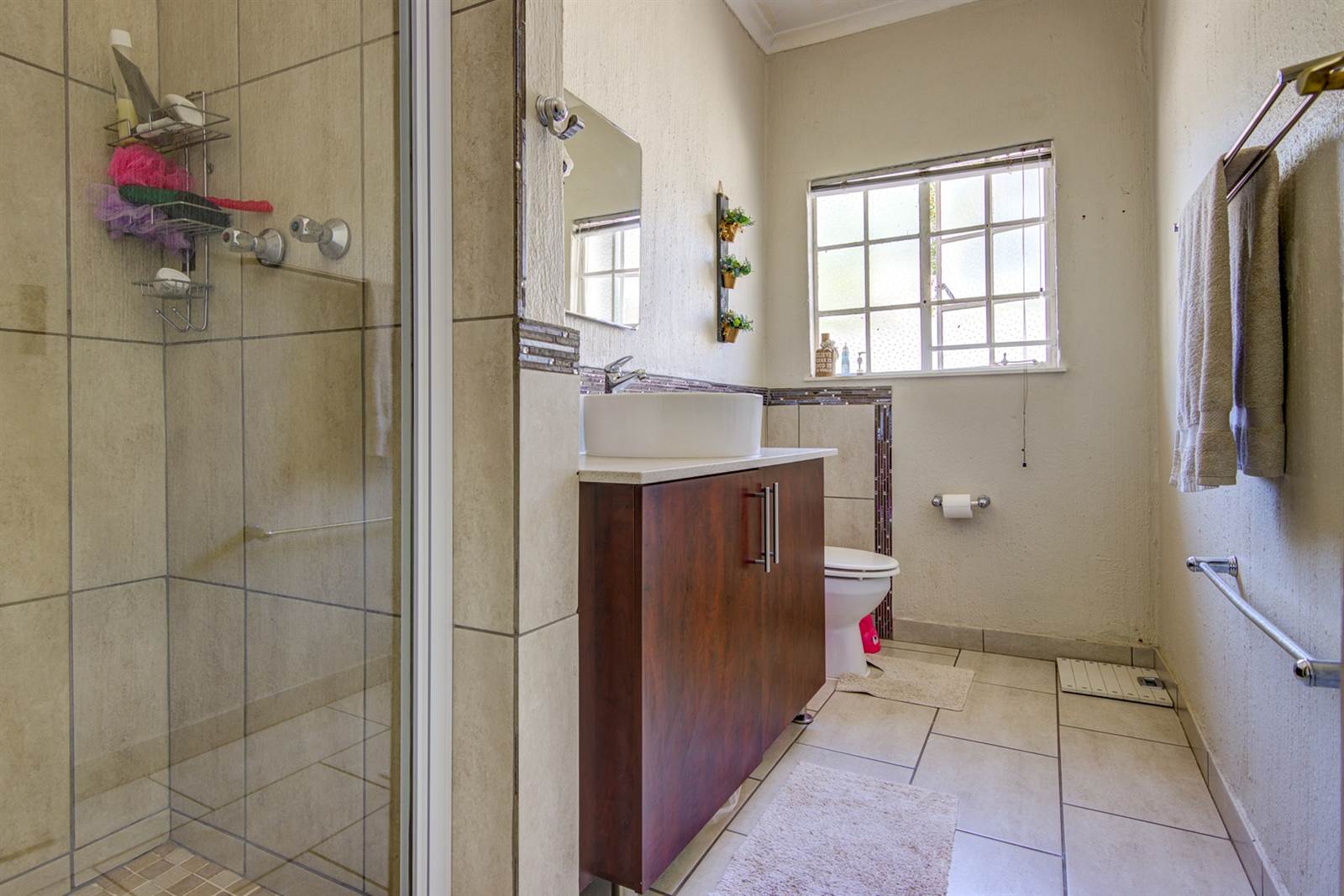 3 Bed Townhouse in Glen Marais photo number 9