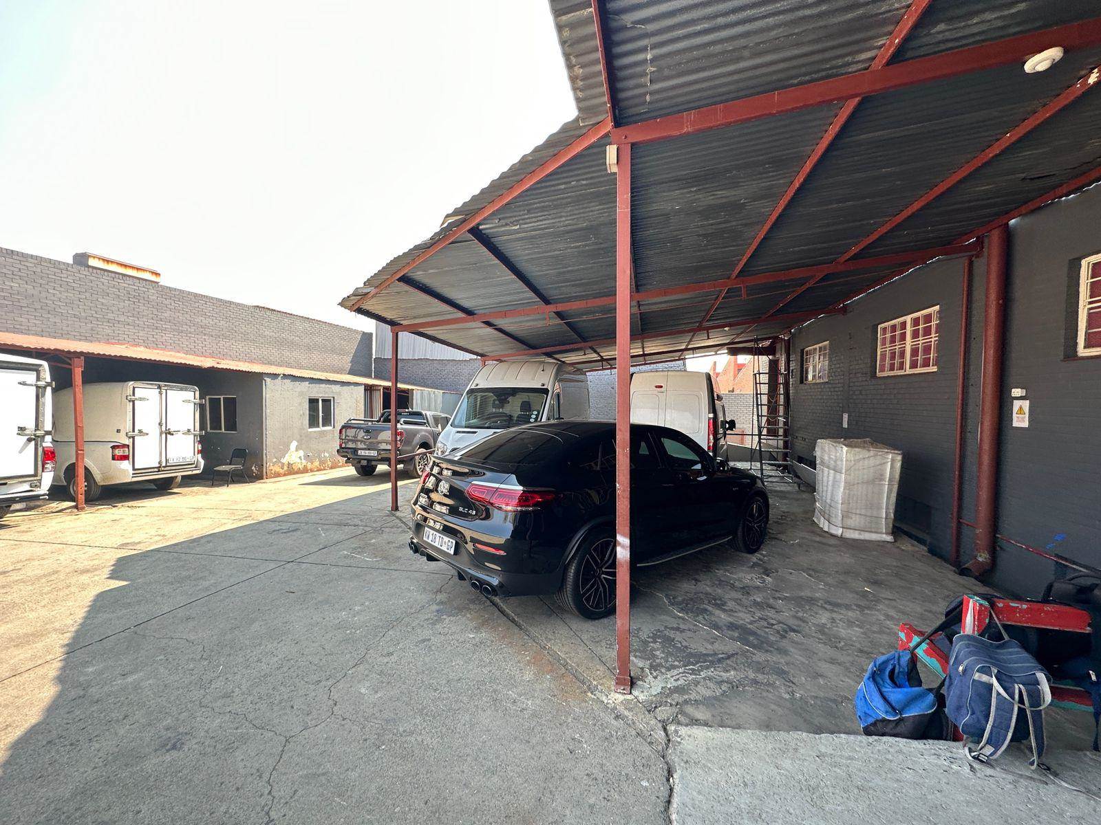 1963  m² Industrial space in Booysens Reserve photo number 5