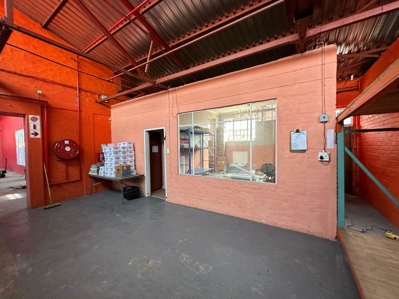 1963  m² Industrial space in Booysens Reserve photo number 16