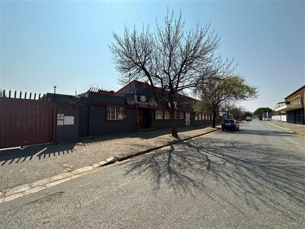 1963  m² Industrial space in Booysens Reserve