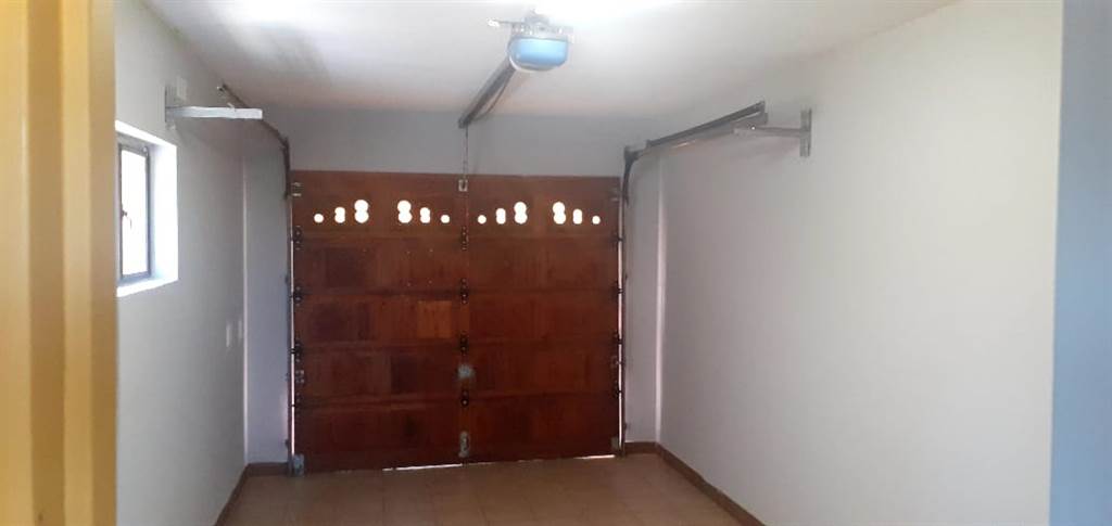 3 Bed Townhouse in Empangeni Central photo number 19