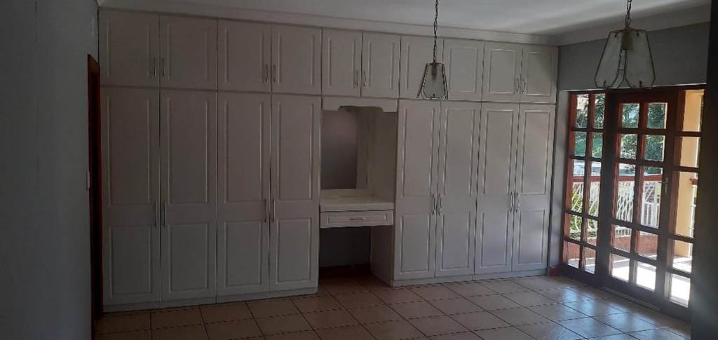 3 Bed Townhouse in Empangeni Central photo number 6