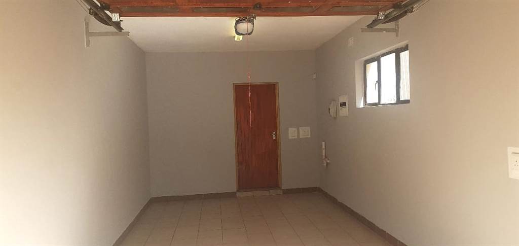 3 Bed Townhouse in Empangeni Central photo number 18