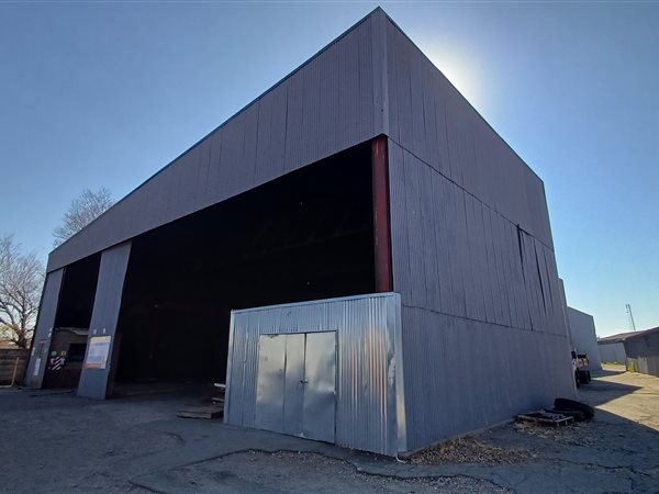 3 212  m² Industrial space