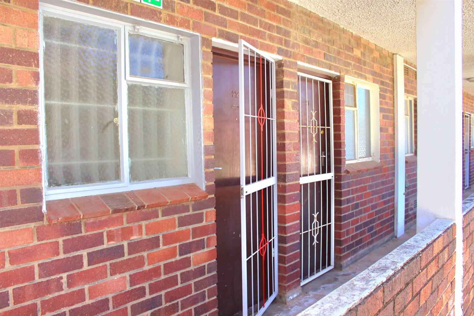 1 Bed Apartment in Grahamstown Central photo number 16