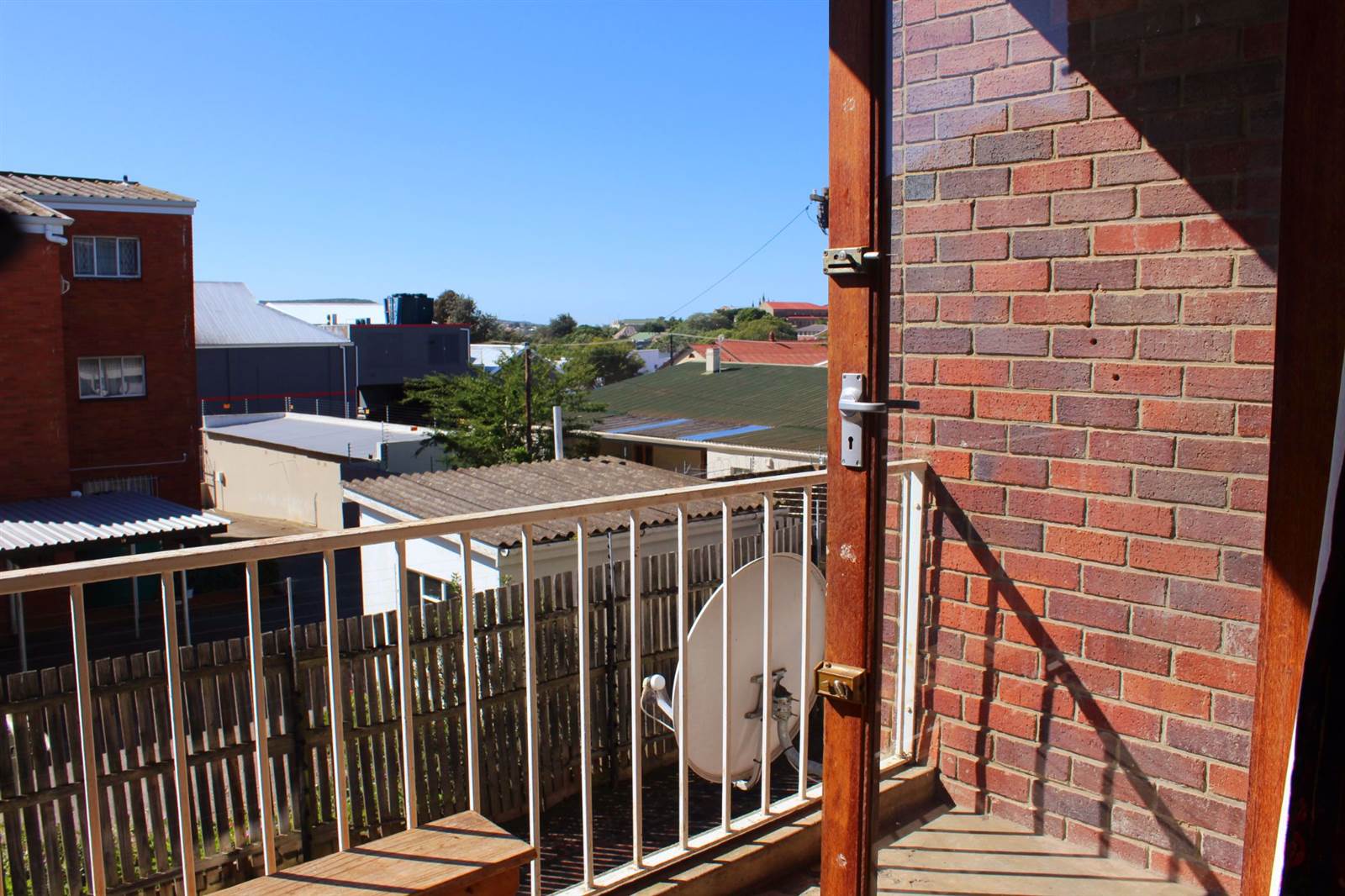 1 Bed Apartment in Grahamstown Central photo number 14
