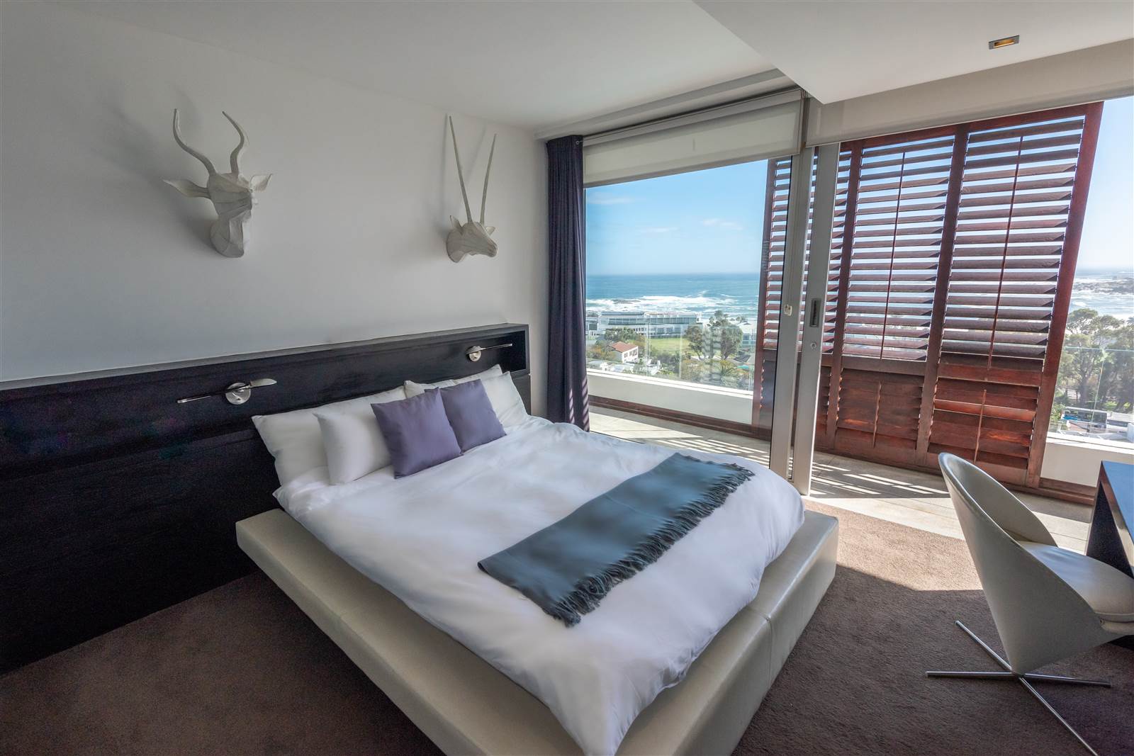 6 Bed House in Camps Bay photo number 16