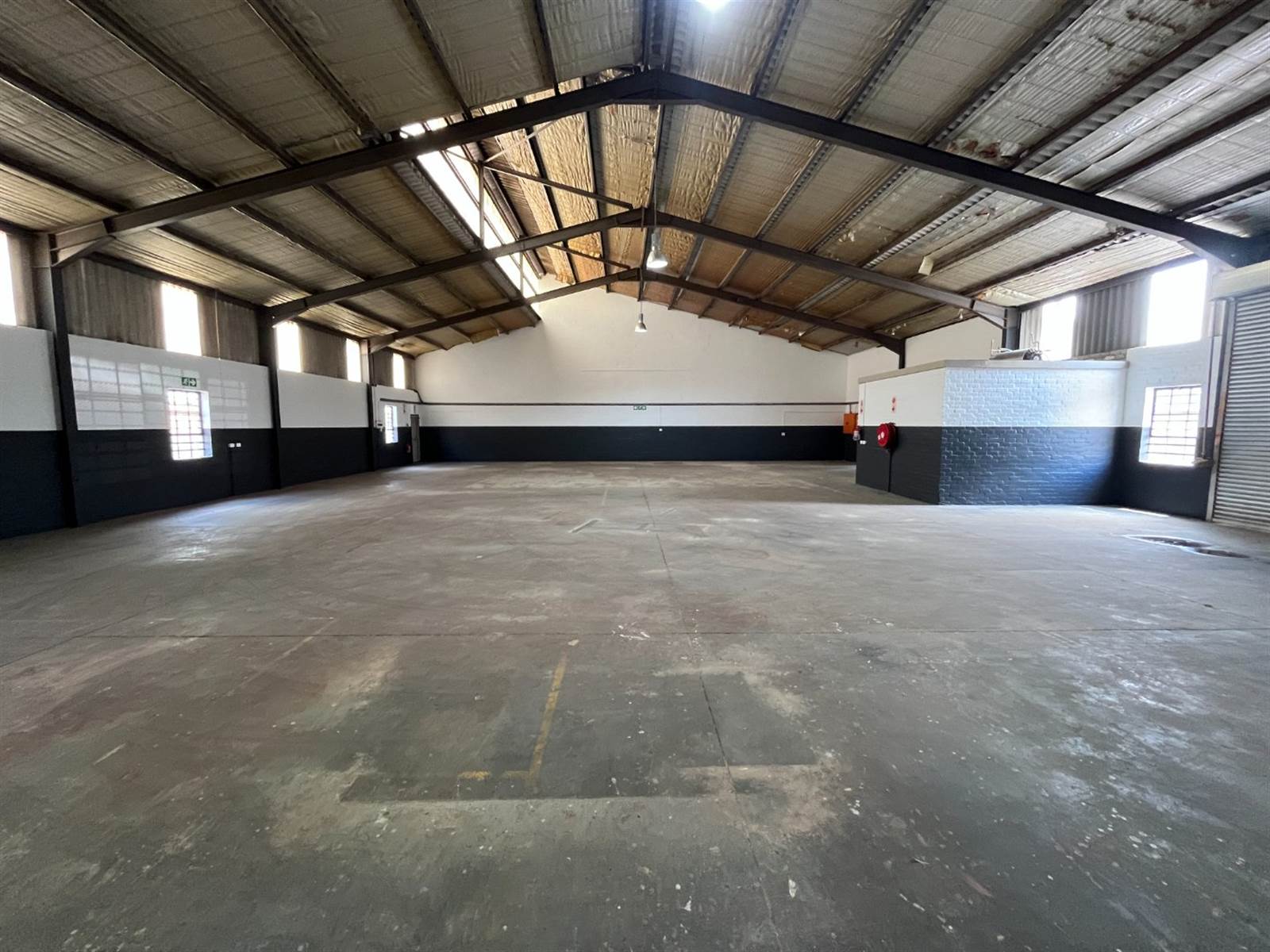 496  m² Commercial space in Triangle Farm photo number 22