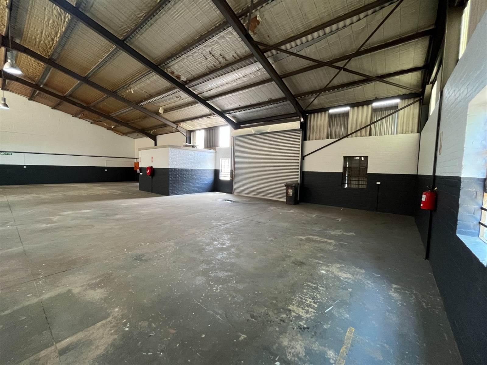 496  m² Commercial space in Triangle Farm photo number 24