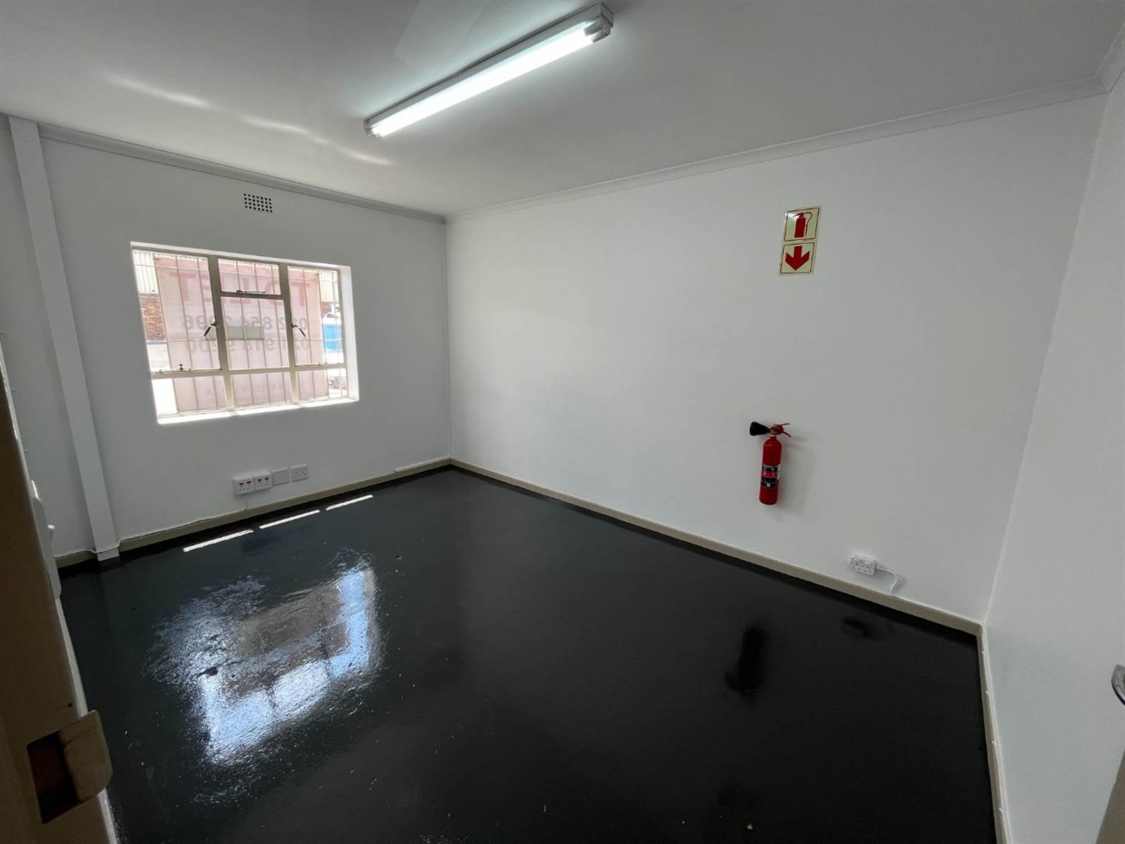 496  m² Commercial space in Triangle Farm photo number 6